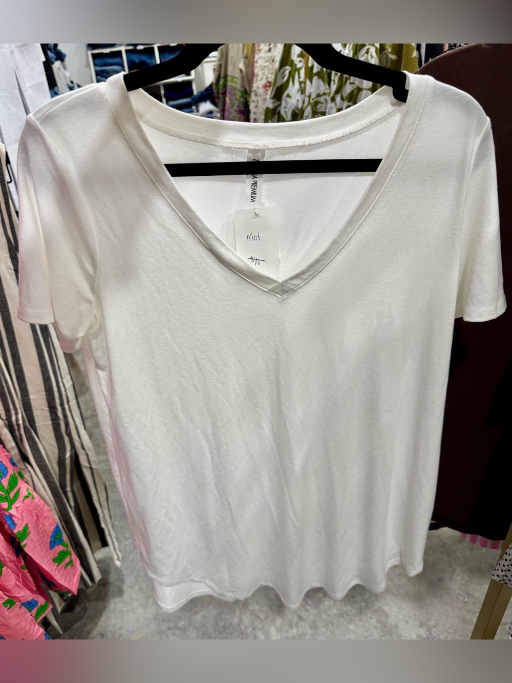 Zenana Outfitters White V-Neck Short Sleeve Tee